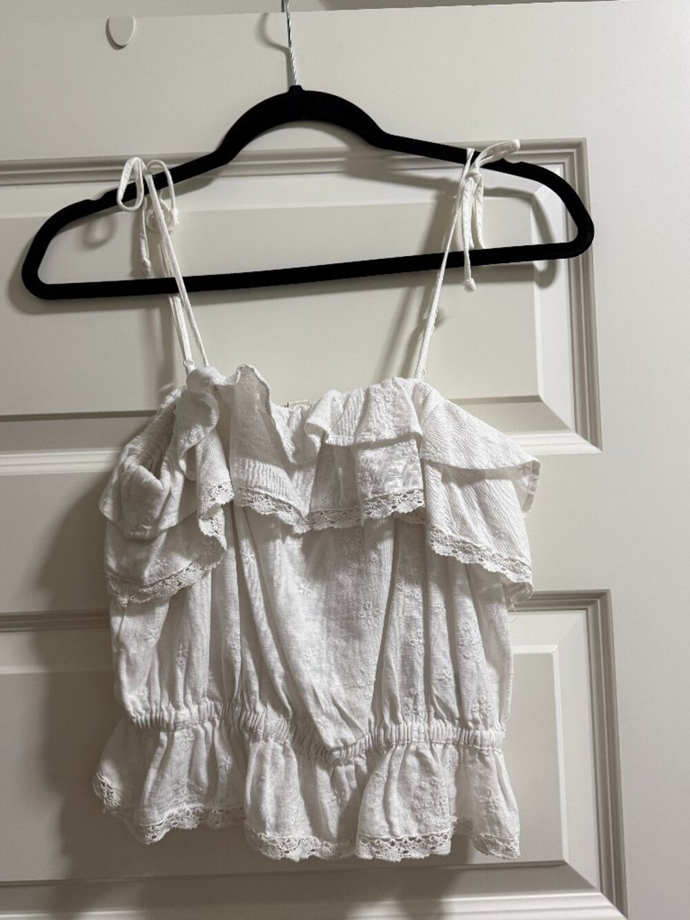 American Eagle White Eyelet Ruffle Top Sz M